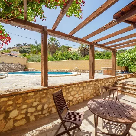 Holiday home Cubo's Cruz De Piedra Coin